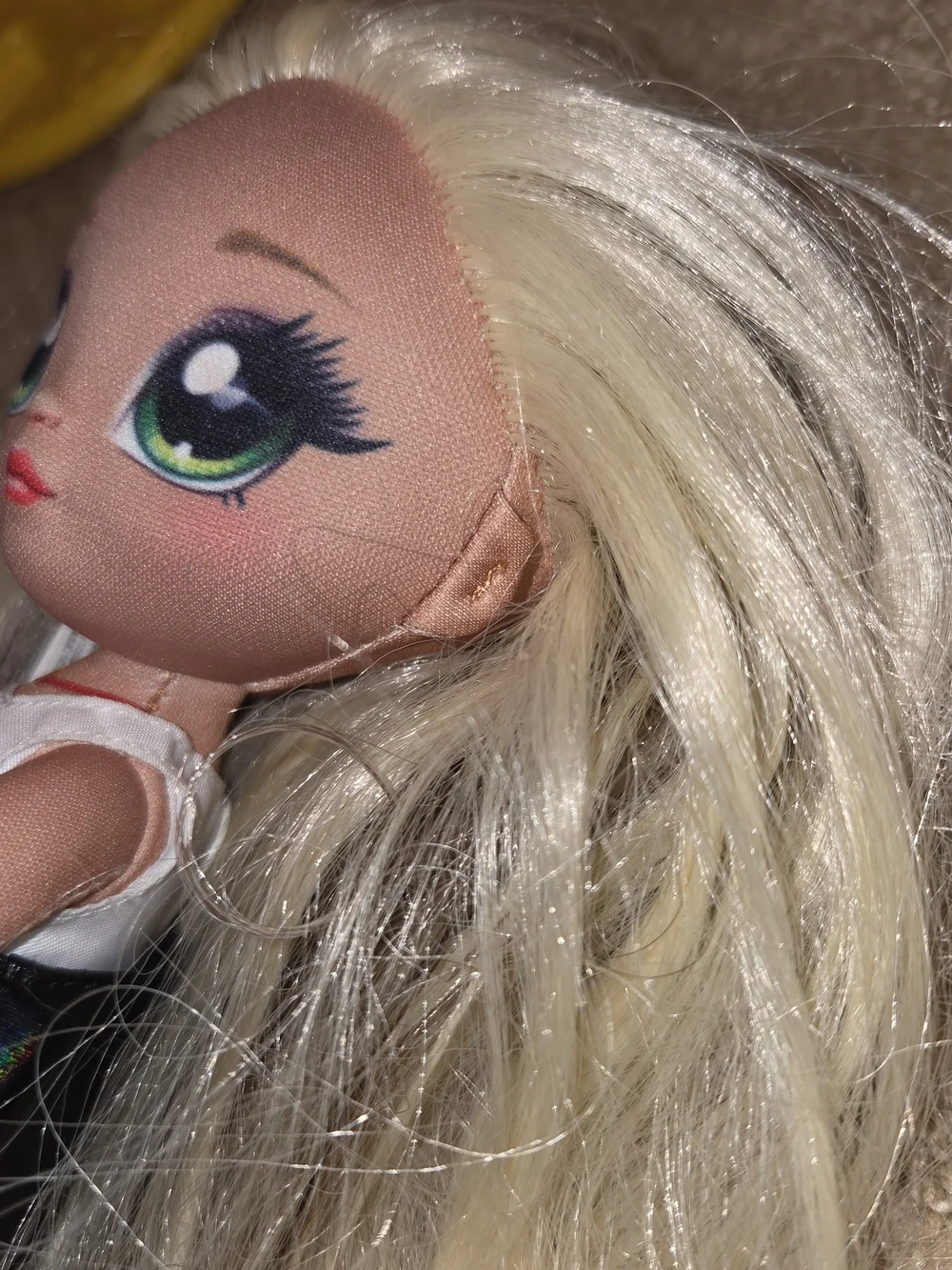 Na Na Na Surprise! Teens Gretchen Stripes Premium Raccoon Themed doll